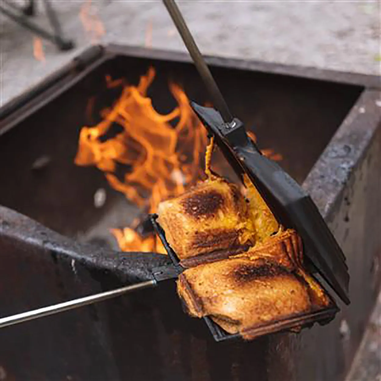 Cast Iron Double Camp Cooker 2044