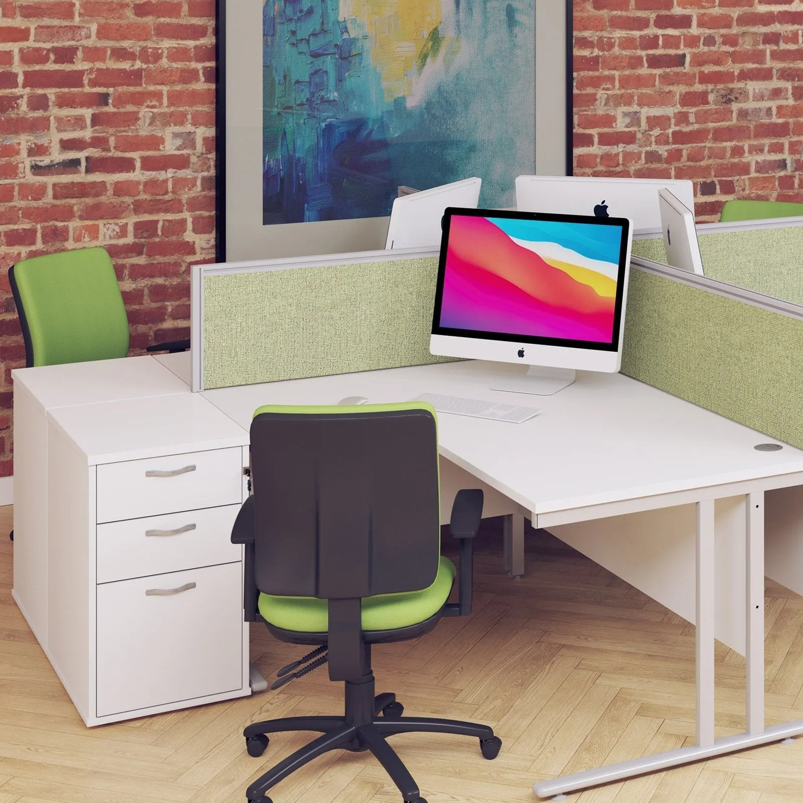Maestro 25 left hand ergonomic desk with desk high pedestal